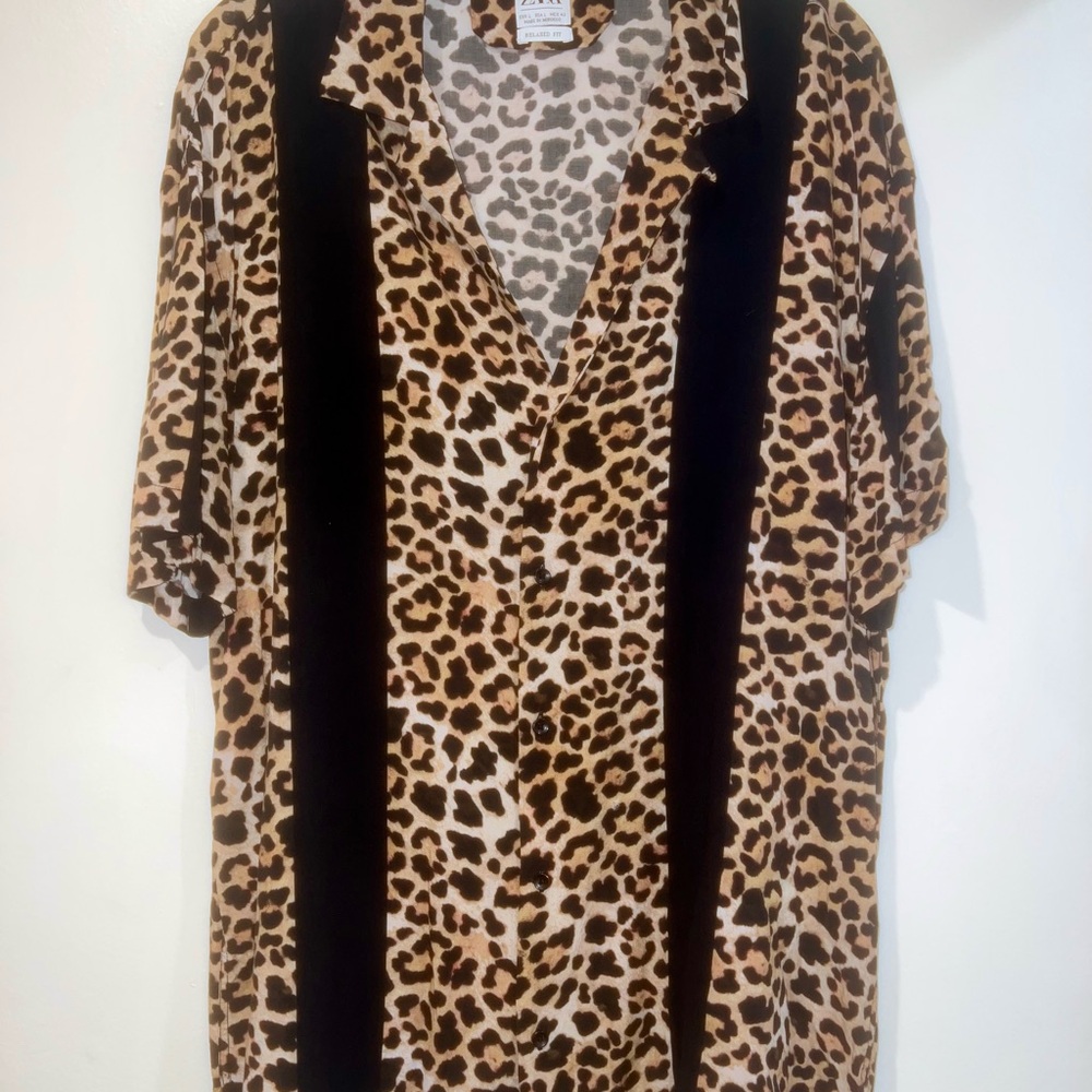 Zara Men’s Casual Button Down Shirt with Leopard Print